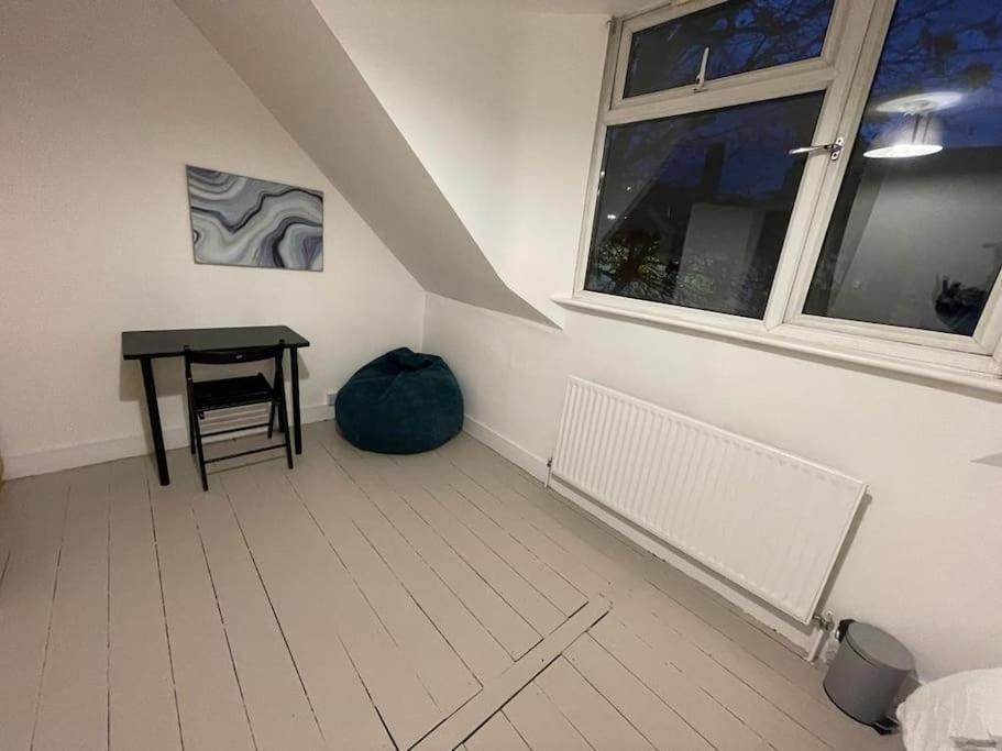 Comfortable 2 Bedroom On Tower Bridge Лондон Екстериор снимка