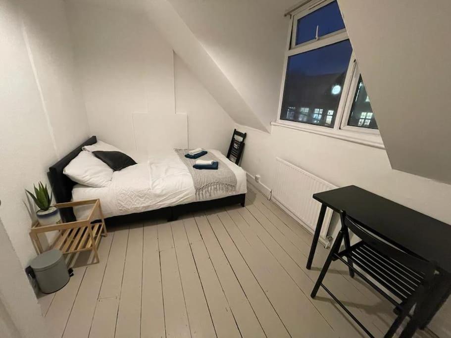 Comfortable 2 Bedroom On Tower Bridge Лондон Екстериор снимка