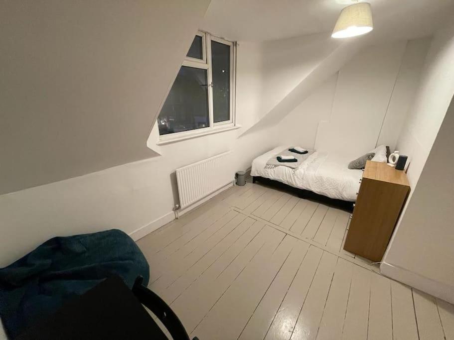 Comfortable 2 Bedroom On Tower Bridge Лондон Екстериор снимка