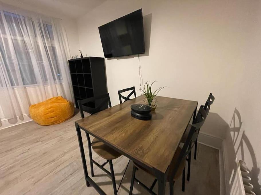 Comfortable 2 Bedroom On Tower Bridge Лондон Екстериор снимка